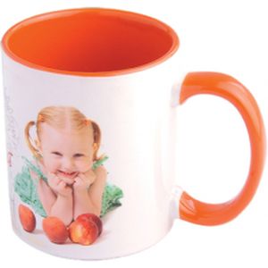 Druck auf der Tasse, innen orange